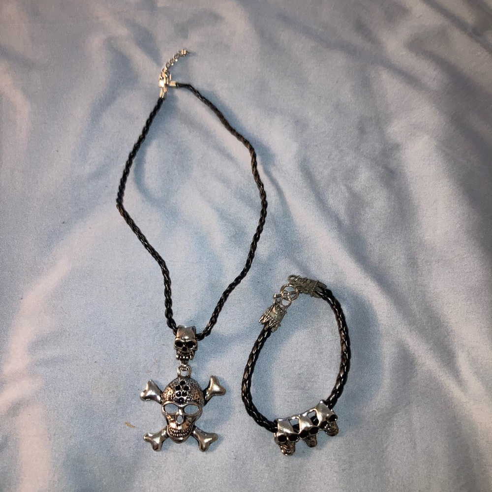 Skull Pendant Necklace and Bracelet Set